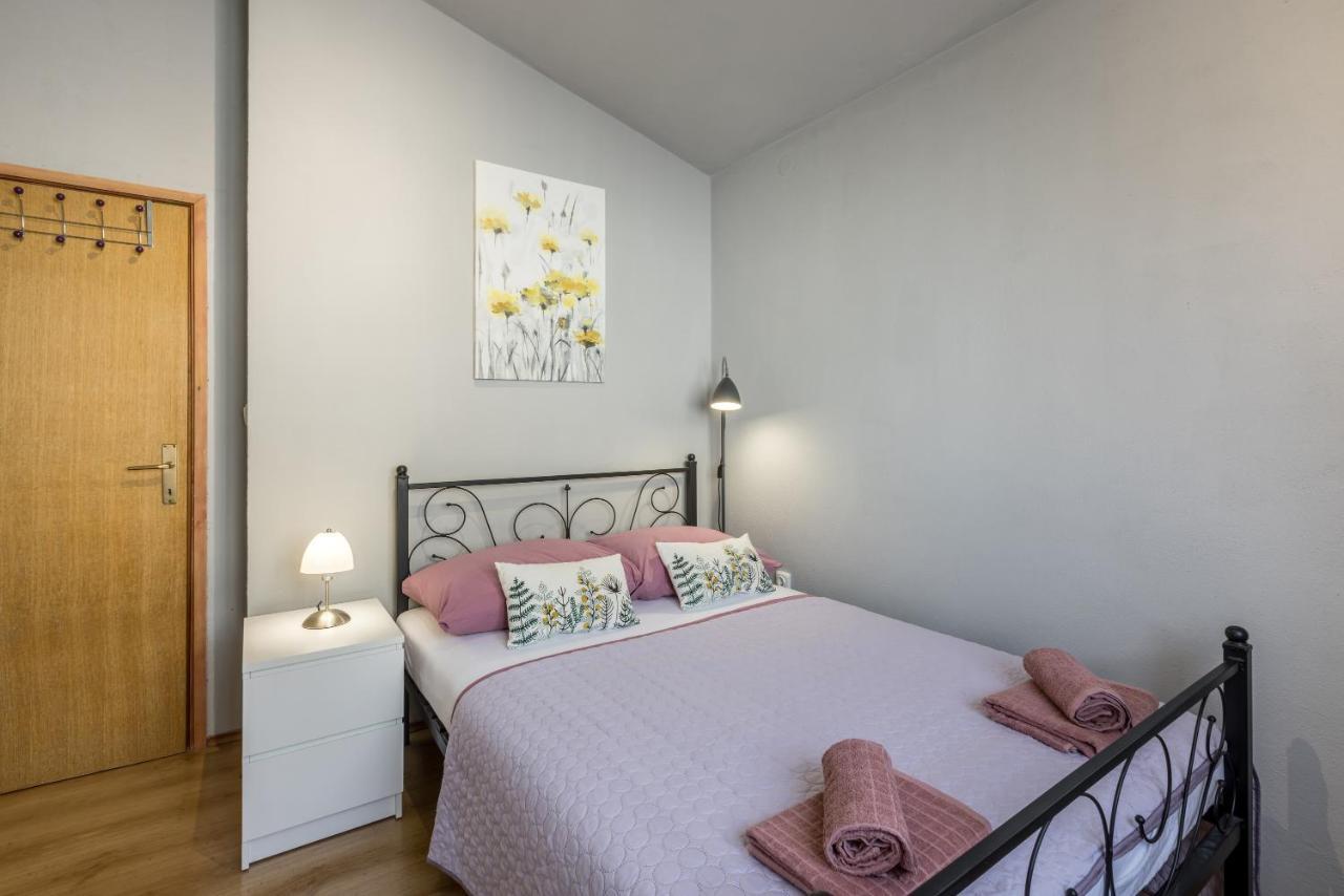 Apartment Lamaro Kaštela Exteriör bild
