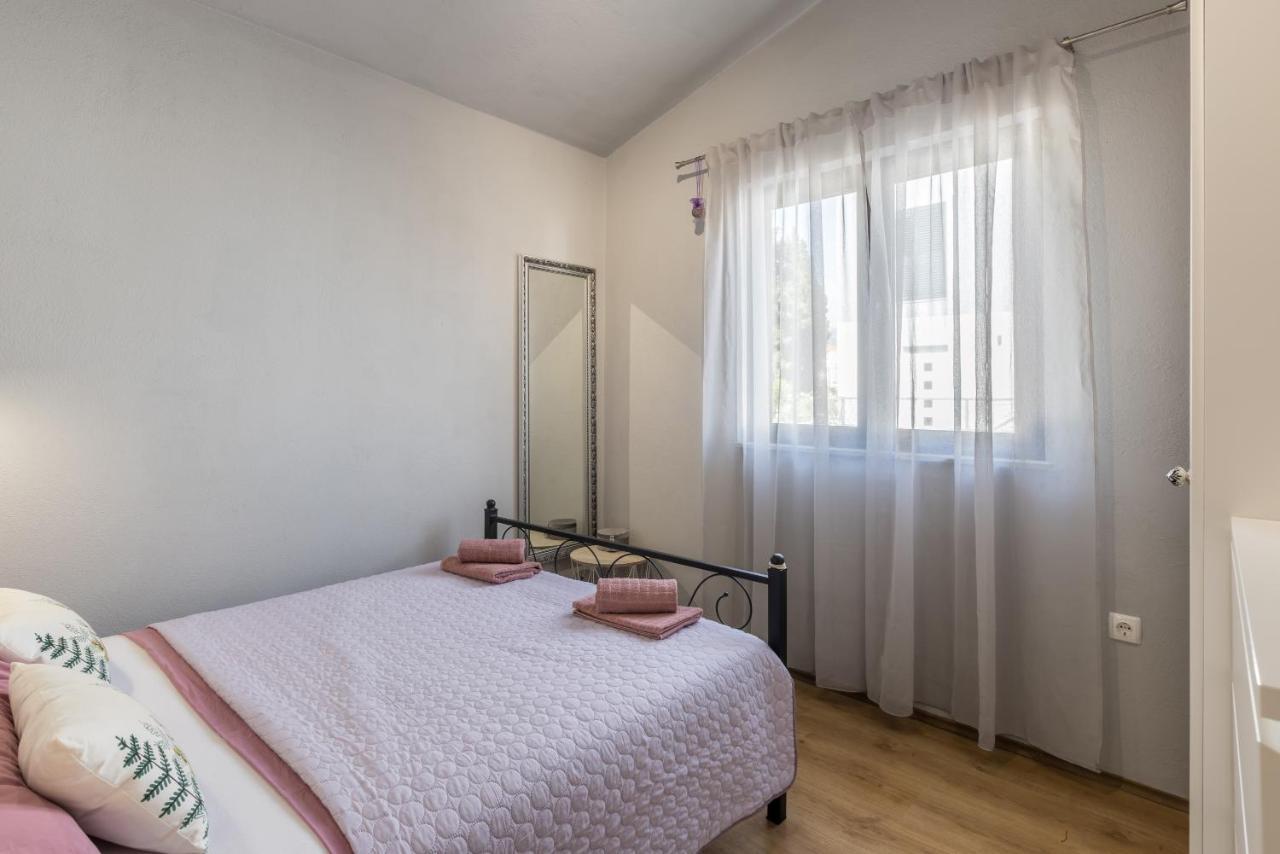 Apartment Lamaro Kaštela Exteriör bild