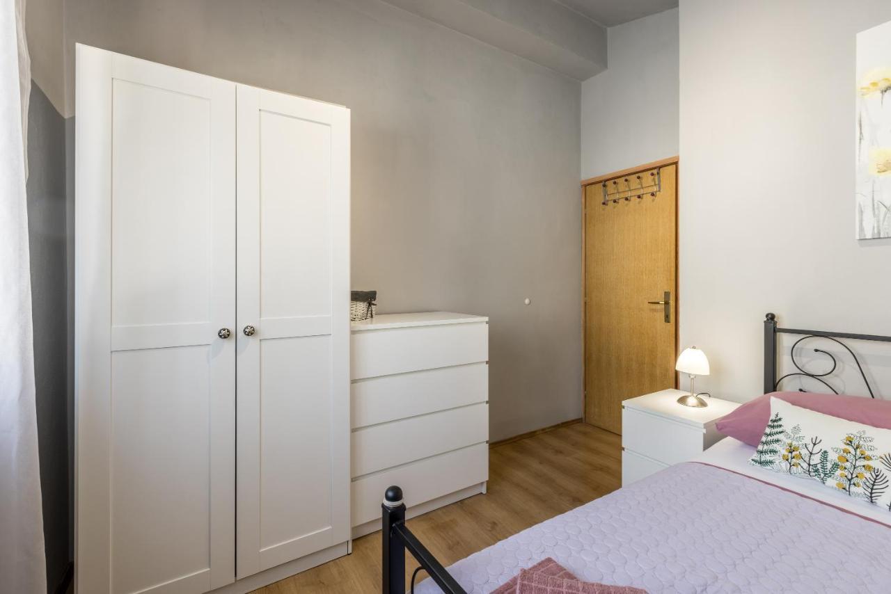 Apartment Lamaro Kaštela Exteriör bild