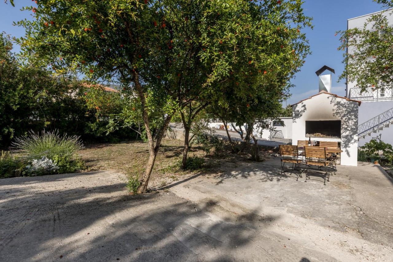 Apartment Lamaro Kaštela Exteriör bild