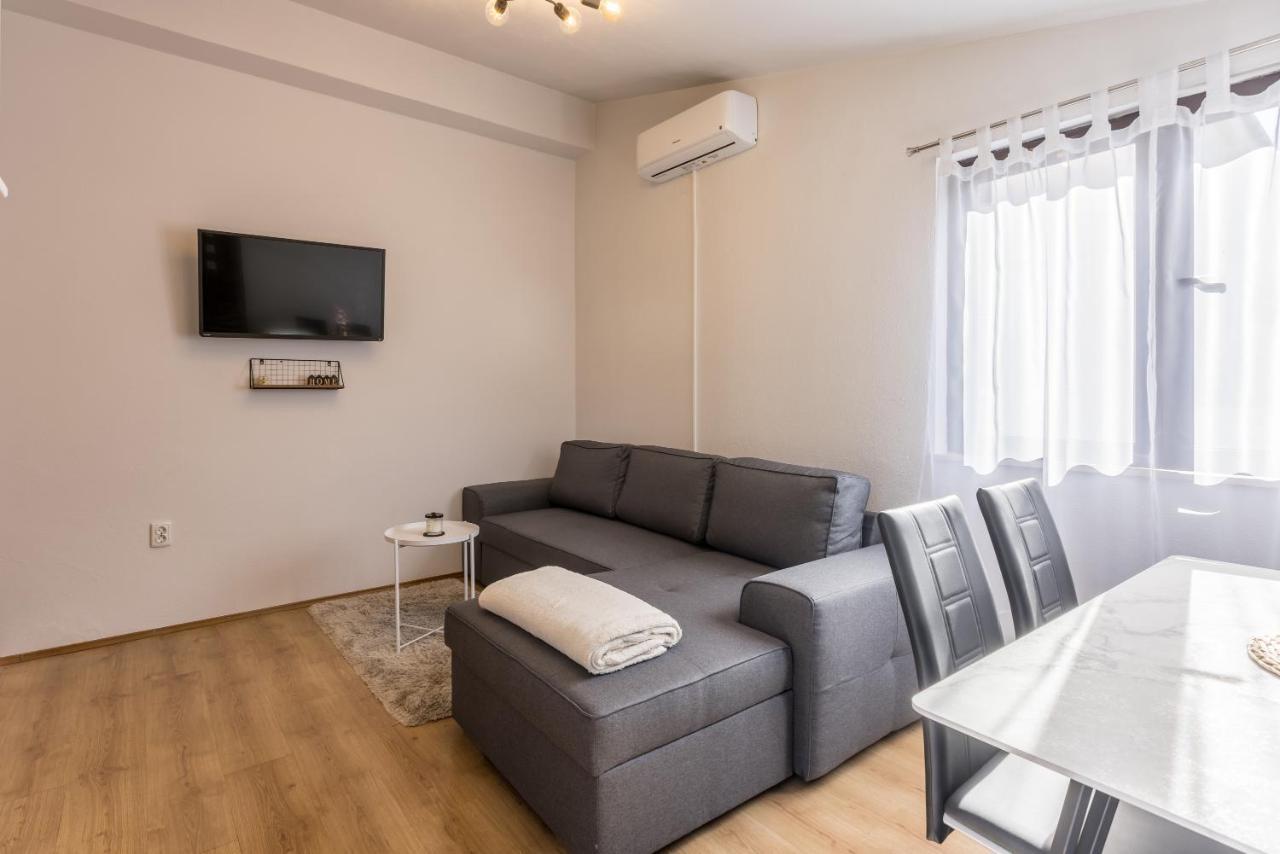 Apartment Lamaro Kaštela Exteriör bild
